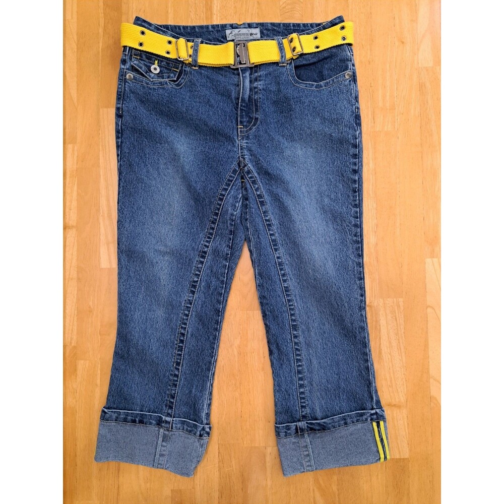 Women’s Cropped Denim Jeans with Yellow Belt